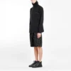 Balenciaga da uomo con logo ricamato, mezza cerniera e collo alto, nero 486144TWK521000