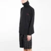 Balenciaga da uomo con logo ricamato, mezza cerniera e collo alto, nero 486144TWK521000