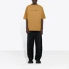 Balenciaga da uomo, maglietta a maniche corte con collo rotondo e stampa alfabetica, color kaki 620969TIV509605