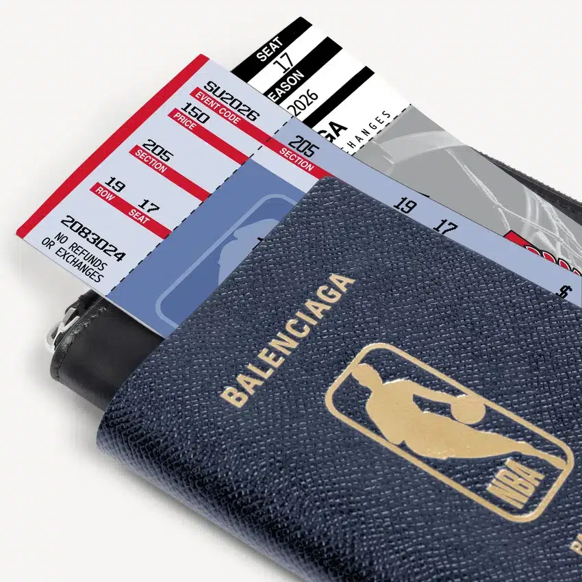 Balenciaga da uomo | Portacellulare Passport in collaborazione con la NBA, colore blu Balenciaga da uomo | Portacellulare Passport in collaborazione con la NBA, colore blu