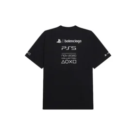 Balenciaga x PlayStation: maglietta unisex a maniche corte con stampa geometrica alfabetica per PS5, nera 651795TKVF31070 Balenciaga x PlayStation: maglietta unisex a maniche corte con stampa geometrica alfabetica per PS5, nera 651795TKVF31070