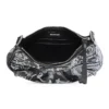 Borsetta Le Cagole con catena e graffiti “Black” 695814210G61090