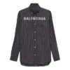 Camicia abbottonata con logo a righe sul petto “Black” 583989TGM041070