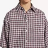Camicia da uomo con maniche invertite in rosso/blu navy Camicia da uomo con maniche invertite in rosso/blu navy