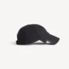 Cappellino da uomo con scritta in corsivo, nero slavato Cappellino da uomo con scritta in corsivo, nero slavato