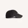 Cappellino techwear da uomo in nero Cappellino techwear da uomo in nero
