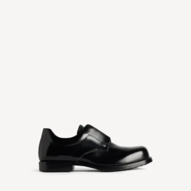 Comode stringate da uomo in nero