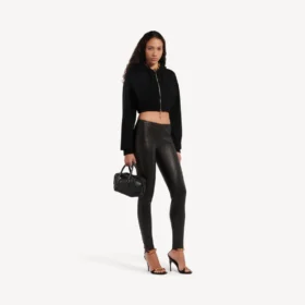 Felpa con cappuccio corta da donna in stile techwear con zip, colore nero