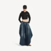 Felpe con cappuccio da donna “Techwear Cocoon” in nero Felpe con cappuccio da donna “Techwear Cocoon” in nero