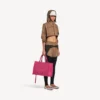 Giacca corta techwear da donna color cammello