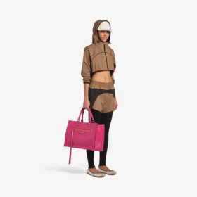 Giacca corta techwear da donna color cammello
