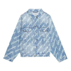 Giacca in Denim con logo script su tutta la superficie “Light Blue White” 681690TJW904200