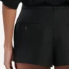 Gonna-pantaloncino mini da donna su misura in nero Gonna-pantaloncino mini da donna su misura in nero