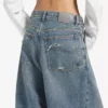 Jeans da donna larghi a cavallo basso in blu vintage sporco