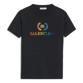 Maglietta a maniche corte con collo rotondo e logo sfumato arcobaleno, nera 570814TEV531000 Maglietta a maniche corte con collo rotondo e logo sfumato arcobaleno, nera 570814TEV531000