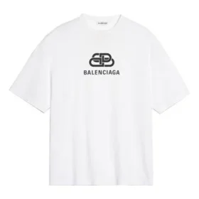 Maglietta bianca a maniche corte con stampa del logo sul petto e lettere dell’alfabeto 570813TEV489044 Maglietta bianca a maniche corte con stampa del logo sul petto e lettere dell’alfabeto 570813TEV489044