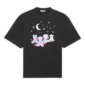 Maglietta con stampa Love Bear SS21, nera 641532TJVI11000 Maglietta con stampa Love Bear SS21, nera 641532TJVI11000