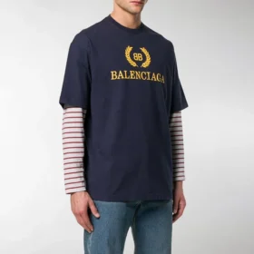 Maglietta da uomo Balenciaga con logo, collo rotondo e maniche corte, blu navy 535622TAV044128 Maglietta da uomo Balenciaga con logo, collo rotondo e maniche corte, blu navy 535622TAV044128