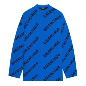 Maglione in maglia di lana con logo su tutta la superficie, girocollo “Blue” 657400T15673964 Maglione in maglia di lana con logo su tutta la superficie, girocollo “Blue” 657400T15673964
