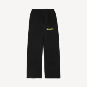 Pantaloni da ginnastica larghi da uomo con stampa spray “messy” in nero Pantaloni da ginnastica larghi da uomo con stampa spray “messy” in nero