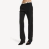 Pantaloni slim da donna in nero Pantaloni slim da donna in nero