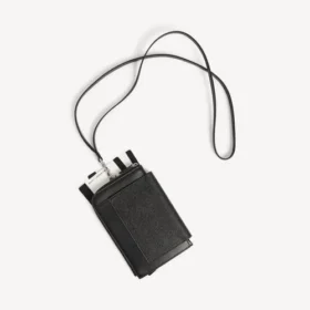 Porta passaporto e cellulare da uomo in nero