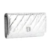 Portafoglio Crush con catena, trapuntato metallizzato “Silver” 781723210IW8110