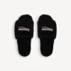 Sabot aperti da uomo con pelliccia in nero/bianco/rosso Sabot aperti da uomo con pelliccia in nero/bianco/rosso