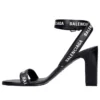 Sandali col tacco e logo su tutta la superficie “Black” 630041WBAE11090
