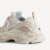 Sneaker da donna Triple S.2 in color guscio d’uovo Sneaker da donna Triple S.2 in color guscio d’uovo