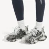 Sneakers da donna da Track con logo a stencil in nero/bianco Sneakers da donna da Track con logo a stencil in nero/bianco