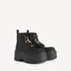 Stivaletti con plateau e ciondoli da donna, colore nero/multicolore Stivaletti con plateau e ciondoli da donna, colore nero/multicolore