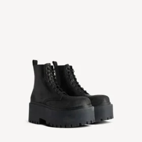 Stivaletti con plateau Strike da donna in nero
