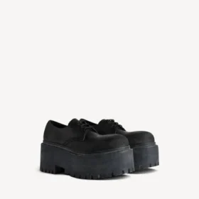 Stringate da donna con plateau Strike in nero