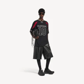 T-shirt da uomo Balenciaga | Collaborazione con la NBA, modello oversize, nei colori nero/multicolore T-shirt da uomo Balenciaga | Collaborazione con la NBA, modello oversize, nei colori nero/multicolore