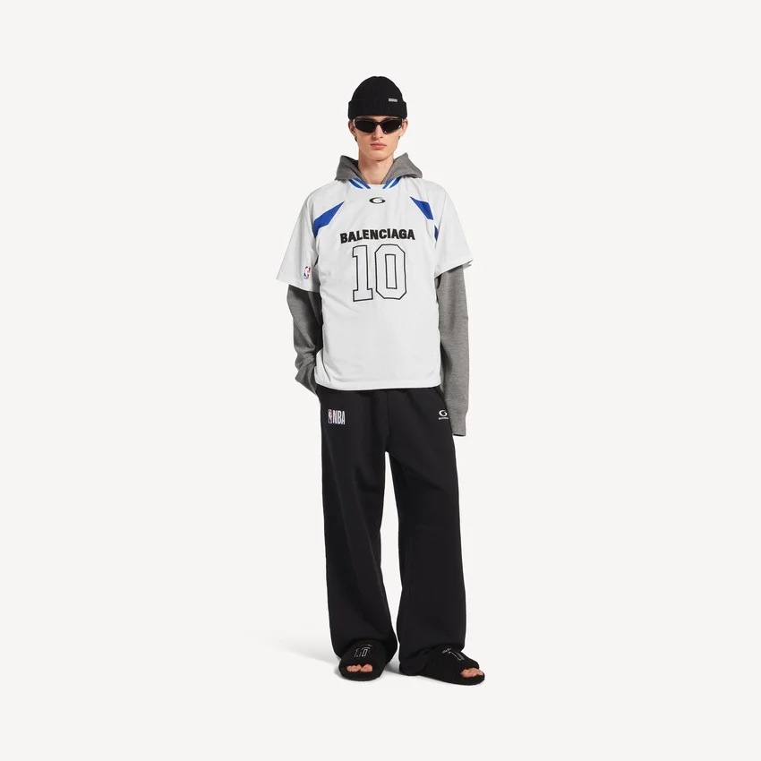 T-shirt da uomo oversize Balenciaga | Collaborazione NBA in bianco/multicolore T-shirt da uomo oversize Balenciaga | Collaborazione NBA in bianco/multicolore