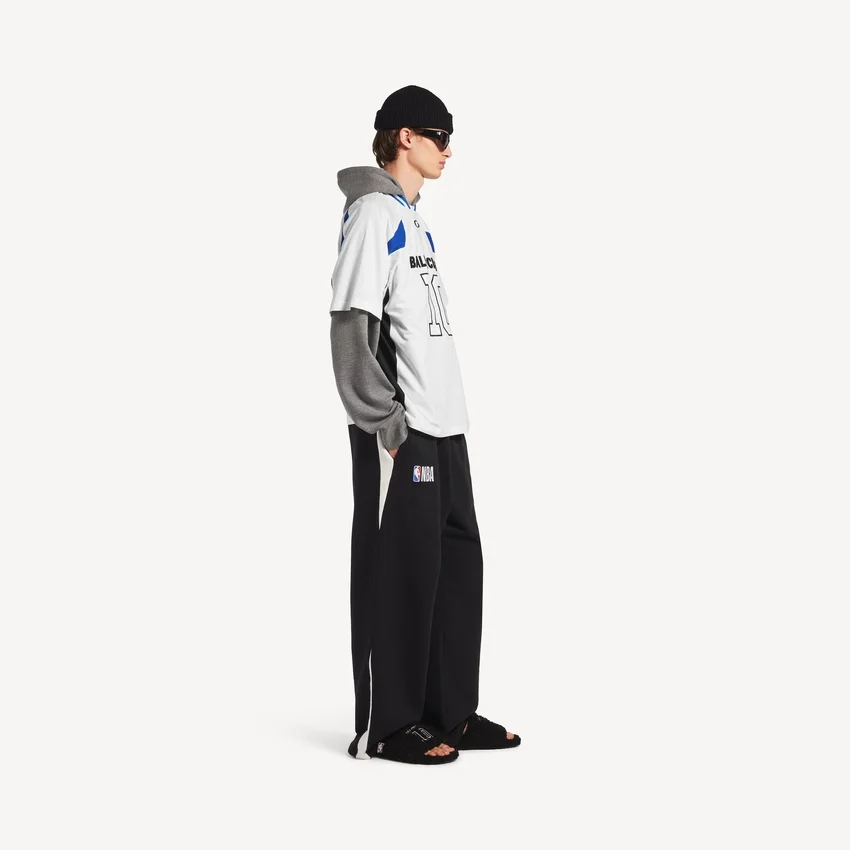 T-shirt da uomo oversize Balenciaga | Collaborazione NBA in bianco/multicolore T-shirt da uomo oversize Balenciaga | Collaborazione NBA in bianco/multicolore