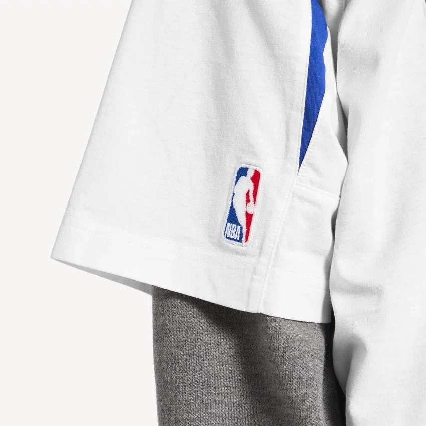 T-shirt da uomo oversize Balenciaga | Collaborazione NBA in bianco/multicolore T-shirt da uomo oversize Balenciaga | Collaborazione NBA in bianco/multicolore