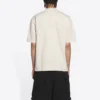 T-shirt Retail Therapy dalla vestibilità media “Ivory Black” 612966TLVB19054