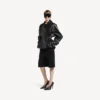 Trench corto da donna con pieghe, nero